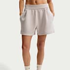 Calções folgados de 10 cm de cintura normal Dri-FIT Nike 24.7 ImpossiblySoft para mulher