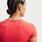 Playera de manga corta Dri-FIT para mujer Nike Universa