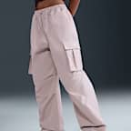Pants cargo de tejido Woven de tiro medio oversized para mujer Nike Sportswear