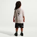 Nike Sportswear Older Kids' Oversized T-Shirt