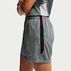 Shorts de fútbol de tejido Knit Dri-FIT para mujer Nike Strike