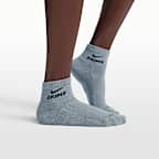 Γυναικείες κάλτσες Dri-FIT μέχρι τον αστράγαλο NikeSKIMS (3 ζευγάρια)