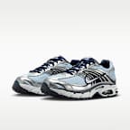 Tenis con detalles reflejantes para mujer Nike Air Max Moto 2K