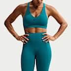 Nike Universa Leggings de 7/8 de talle alto y sujeción media con bolsillos - Mujer