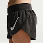 Shorts de correr Dri-FIT de tiro medio con forro de ropa interior para mujer (talla grande) Nike Tempo Flow Swoosh