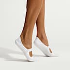 NikeSKIMS Women's Dri-FIT Pilates Grip No-Show Socks (1 Pair)