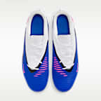 Tacos de fútbol para terrenos múltiples Nike Phantom 6 Low Club