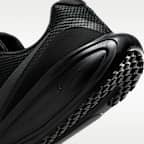 Nike Revolution 8 Men's Road Running Shoes (Extra Wide)