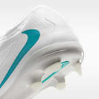 Nike Jr. Phantom 6 Low Pro Older Kids' Multi-Ground Football Boots