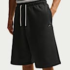 Nike Standard Issue Men's Therma-FIT 14" Fleece Basketball Shorts