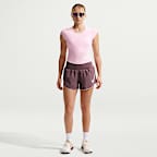 Playera de correr de manga tipo casquillo Dri-FIT para mujer Nike Tempo Swoosh