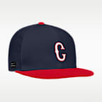 Gorra universitaria Nike Dri-FIT ajustada para hombre UConn