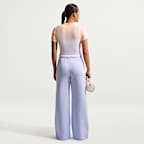 Playera slim cropped para mujer Nike Sportswear Chill Knit