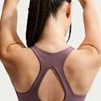 나이키 유니버사 여성 미디엄 서포트 패드 스포츠 브라 탱크