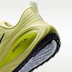 Nike Vomero Plus Straßenlaufschuh (Damen)