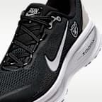 Tenis de correr en pavimento de la NFL para hombre Nike Vomero 18 (Las Vegas Raiders)