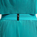 Shorts de correr Dri-FIT ADV de tiro medio de 8 cm con forro de ropa interior para mujer Nike AeroSwift