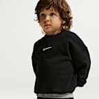 Nike Essentials zweiteiliges Fleece Set mit Rundhalsshirt (jüngere Kinder)