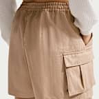 ナイキ スポーツウェア ウィメンズ ミッドライズ ルーズ 13cm カーゴ ショートパンツ