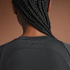 Haut à manches longues et col ras-du-cou NikeSKIMS Airy pour femme