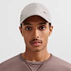 Nike Dri-FIT Club Unstructured Metal Swoosh Cap
