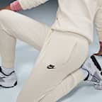 Joggers de tiro medio para mujer Nike Sportswear Club Fleece