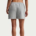 Nike Studio Fleece-shorts i medium vægt med mid rise til kvinder