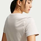 Nike Sportswear Club Essentials Camiseta - Mujer