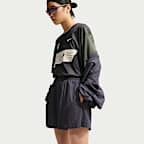 Nike Sportswear 女款寬鬆高腰輕盈防撕裂尼龍短褲