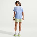 Nike Swift Dri-FIT Kısa Kollu Kadın Koşu Üstü