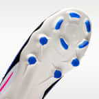 Nike Jr. Phantom 6 Low Pro Older Kids' Multi-Ground Football Boots