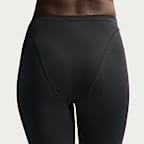 NikeSKIMS Weightless Women's High-Waisted V-Panel Leggings