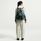 Chamarra con protección contra los rayos UV para mujer Nike ACG "Five Towers"