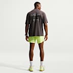 Nike Stride Dri-FIT 2-in-1-Laufshorts für Herren (ca. 18 cm)