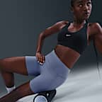 Shorts de ciclismo de tiro alto de 13 cm sin costura frontal para mujer Nike Universa