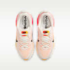 Nike Vomero 18 大童路跑鞋