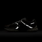 ナイキ V5 RNR メンズシューズ