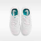 Nike Jr. Phantom 6 Low Pro Older Kids' Multi-Ground Football Boots