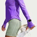 Playera de correr Dri-FIT con protección contra los rayos UV de cierre de 1/4 para mujer Nike Swift