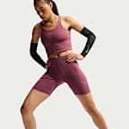 Nike Swift Dri-FIT Yüksek Belli 18 cm Kadın Koşu Şortu