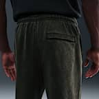 Pants de tejido Fleece con puño con efecto lavado para hombre Nike Sportswear Club