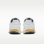 Nike Zoom Vomero 5 Women's Shoes with Reflective Design Accents