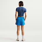 Nike Sportswear Chill Knit 女款合身短版 T 恤