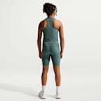 Short taille haute Dri-FIT Nike MAVN 18 cm pour fille