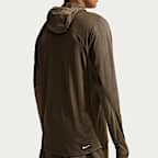 Playera de trail running Dri-FIT con gorro con protección contra los rayos UV para hombre Nike ACG "Solar Chase"