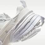 ナイキ V2K ラン ウィメンズシューズ