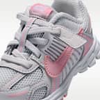 Tenis para bebé e infantil Nike Vomero 5