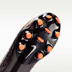 Tacos de fútbol para terrenos múltiples de corte low para niños grandes Nike United Jr. Tiempo Maestro Academy