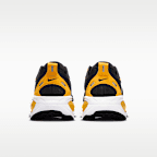Nike Vomero 18 (Pittsburgh Steelers) Men's NFL Road Running Shoes