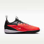 Tacos de fútbol para cancha cubierta para niños grandes Nike Jr. Phantom 6 Low Academy
